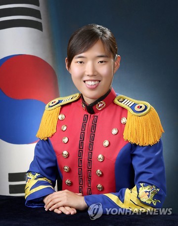 육사 1등으로 졸업하는 이은애 생도