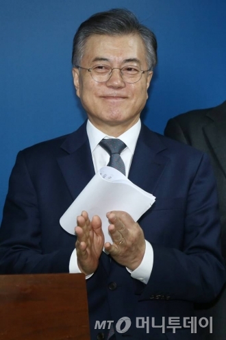 문재인 전 대표 테러 예고한 50대, 찜질방서 검거 - 머니투데이