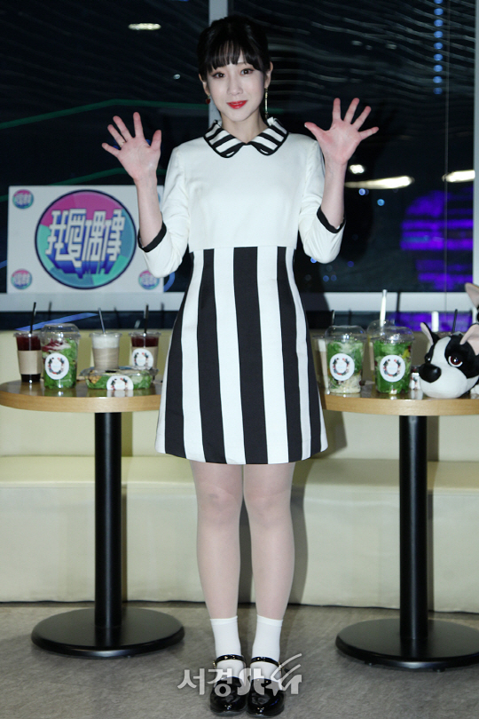 걸그룹 러블리즈 유지애가 9일 오후 서울 상암동 YTN 미디어센터 2층 카페에서 열린 대만 MTV 워아이오우샹(Idols of Asia) J’s 오우샹주보 (연출 김영익 PD, MC 플레이제이) 녹화에 참석했다.