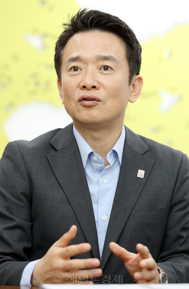 김*유 이미지
