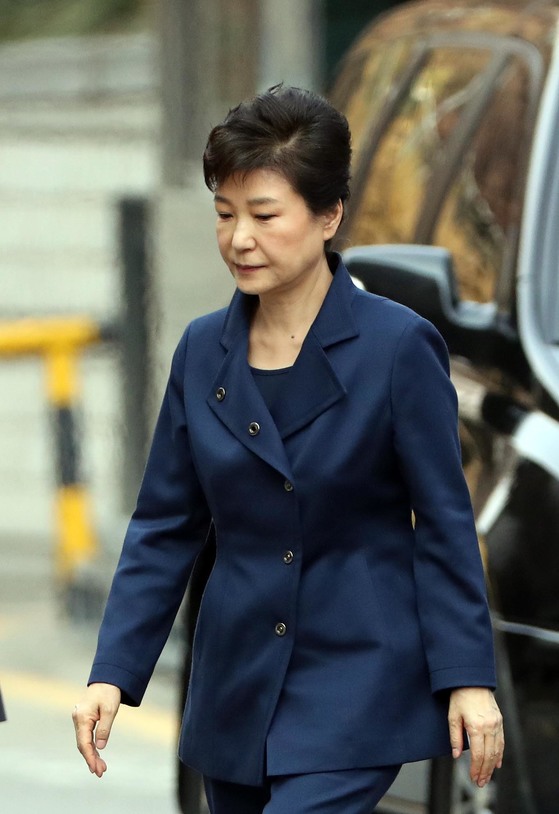 朴 전 대통령 영장심사 어떻게 진행되나..판사 질문에 '직접 대답' - 중앙일보