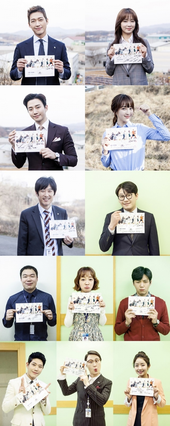 동하는 필름 이미지