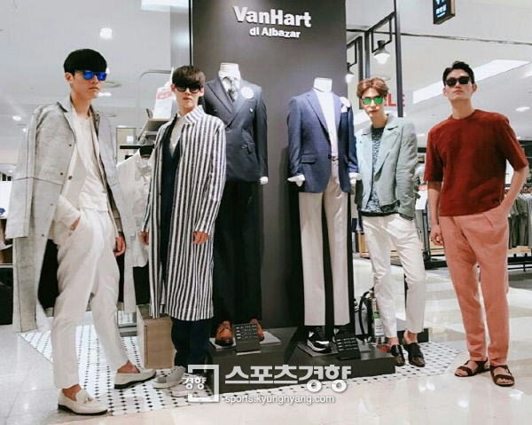디케이엔와이남성롯데 이미지