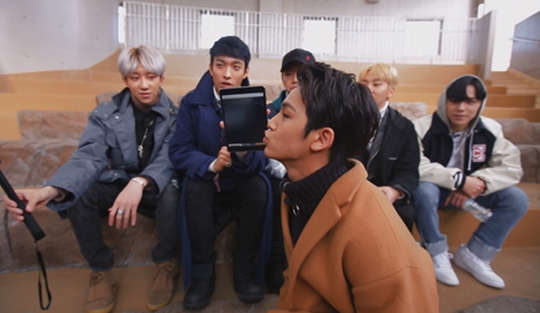 어느멋진날 이미지