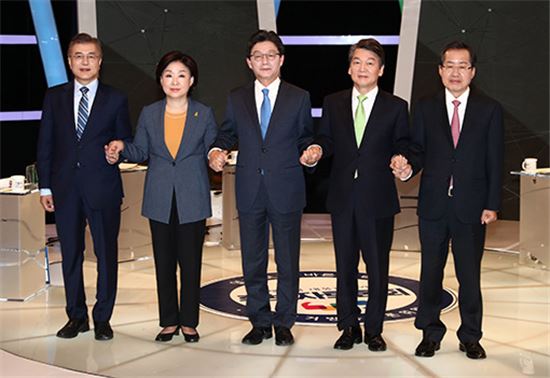 각 후보 측