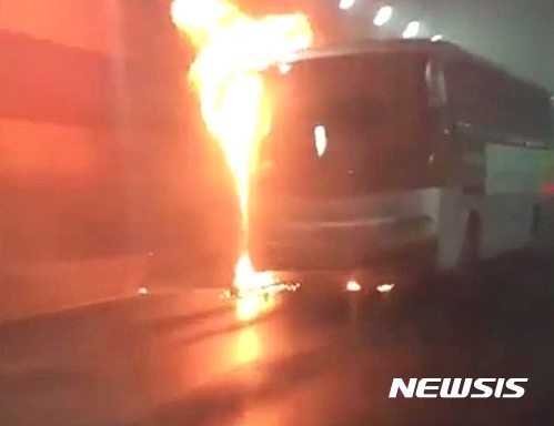 [종합]중국서 통학차량 화재..