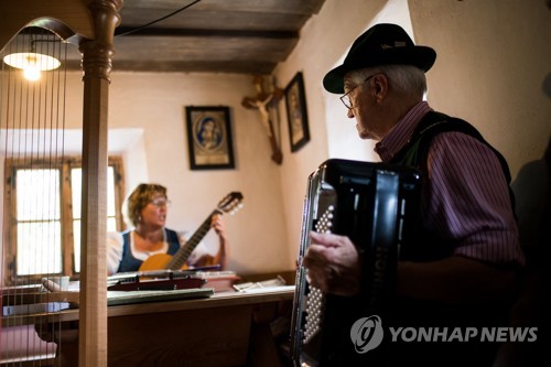 Upper Music 이미지