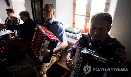 Upper Music 이미지