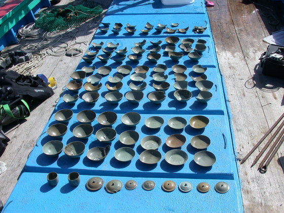 군산 앞바다서 건져올린 고려청자 2900점 한 자리서 본다