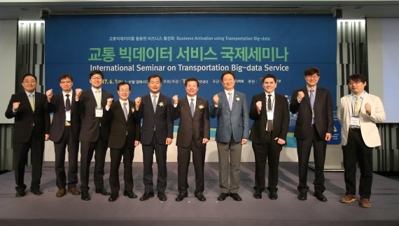 국제데이터 이미지