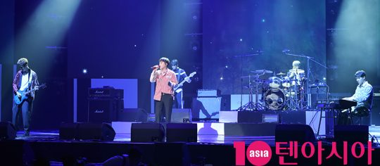 텐이어즈(10 years) 이미지