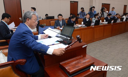 김상곤 인사청문회 29일 열기로..김병준 증인 채택 - 뉴시스