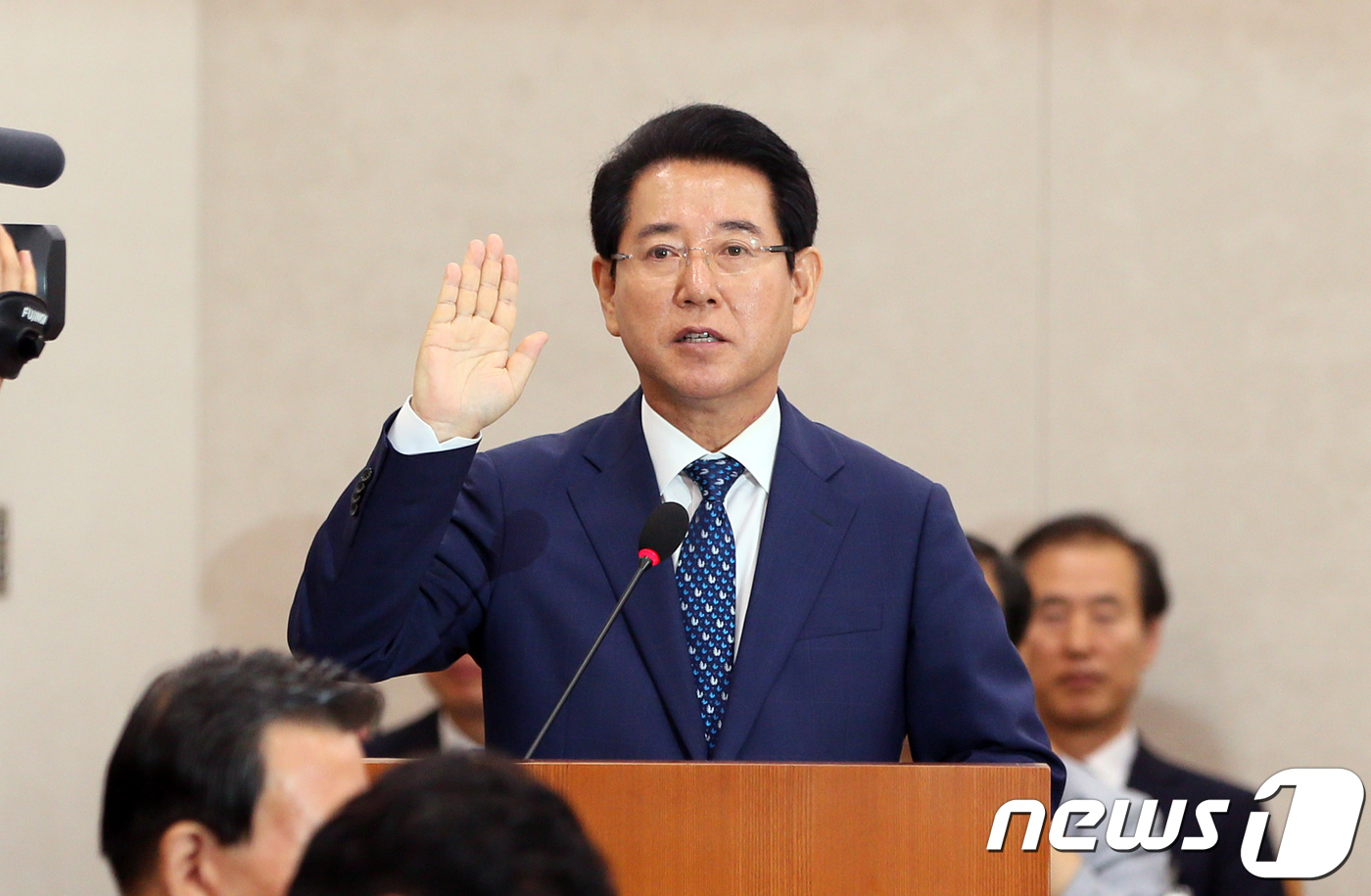 김영록, 치킨값 2만원 논란에