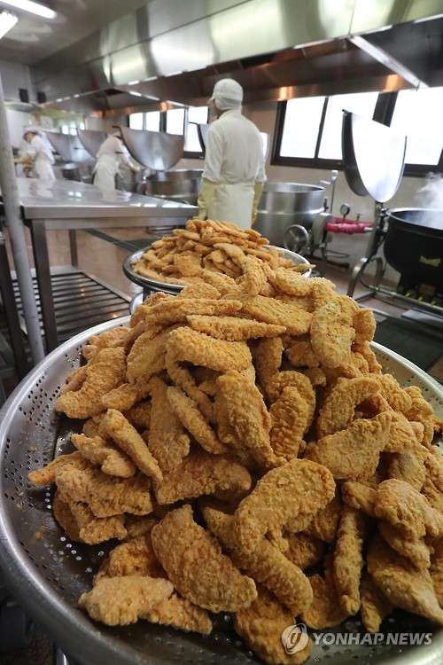 학교급식 개미 이미지
