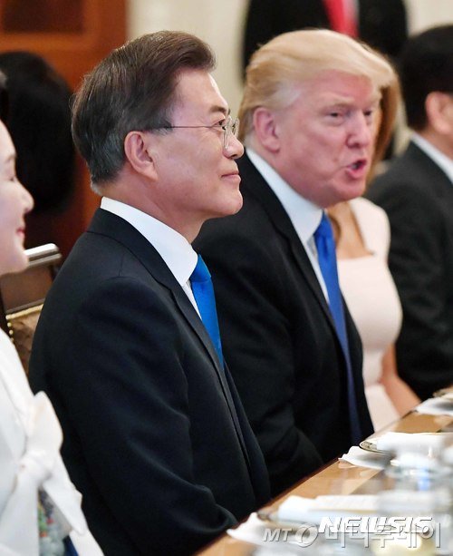 넥타이맨 이미지