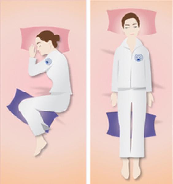 [health chosun]수면 자세에 따라 무릎 사이에 쿠션을 넣으면 척추 만곡에 도움을 줘 수면에 도움이 된다​/사진=자생한방병원 제공