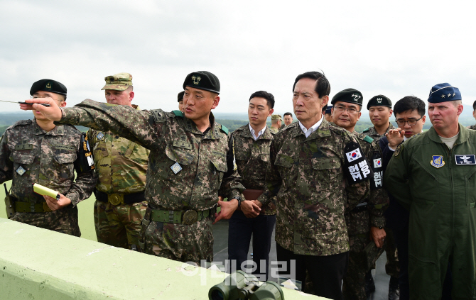 '파격'이냐 '안정'이냐..이르면 17일 軍 인사, 대장급만 6명 - 이데일리