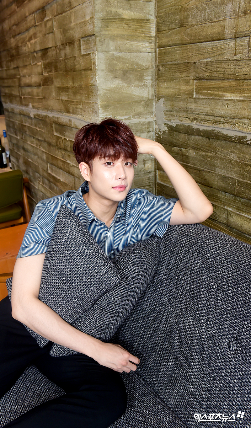 아스트로라운지 이미지