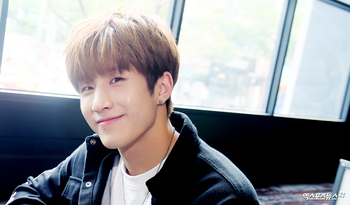아스트로라운지 이미지