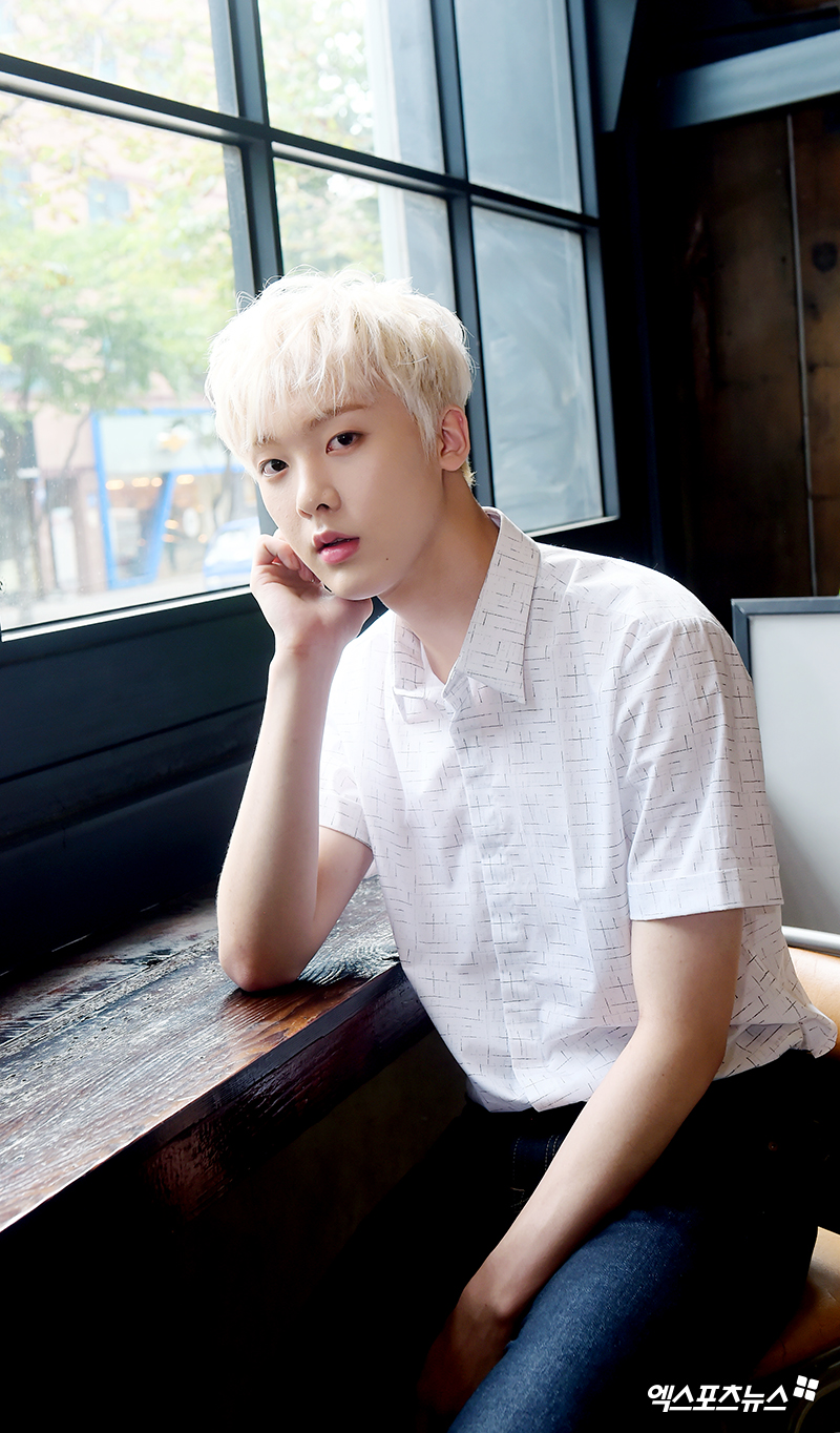 아스트로라운지 이미지
