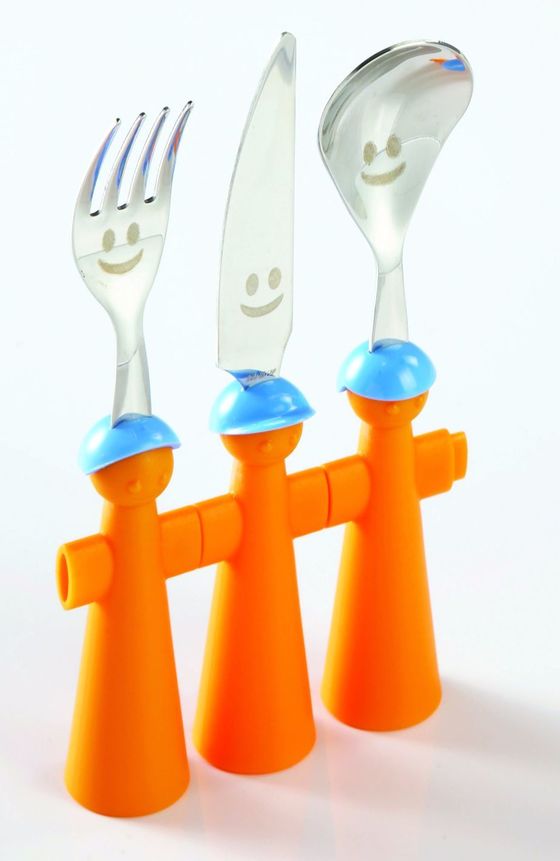 밥을 잘 먹던 아이가 이유 없이 갑자기 밥 먹기를 거부하면 구내염때문에 입안에 통증이 생겼기 때문일 수 있다. [중앙포토]