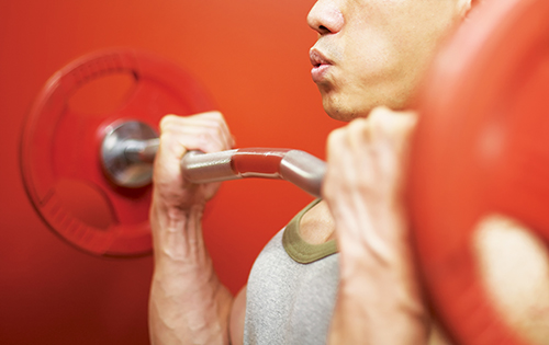 나이 들면 근육량이 급격히 감소한다. 평소 단백질을 충분히 섭취하고 젊을 때부터 근력 운동에 힘써야 한다./사진=헬스조선 DB