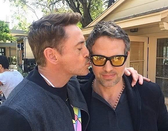 헐크한테 뽀뽀하는 아이언맨 | 인스티즈