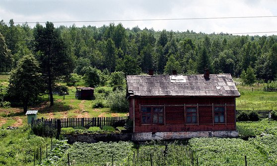 시베리아의 전형적인 농가. 목재가 풍부해 슬레이트 지붕과 유리창을 빼곤 모두 나무로 지어졌다. 연구진에 따르면 2080년대가 되면 이같은 농가를 더 많이 보게 될 수 있을지도 모른다. [중앙포토]