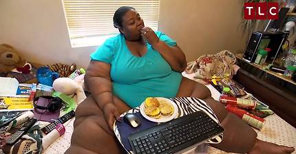 고도비만에도 먹는것을 멈출 수 없는 여성 | 인스티즈