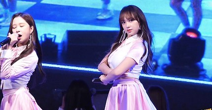 우주소녀) 어제 자 우주소녀 - 비밀이야 성소 직캠 | 인스티즈