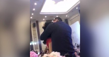 만취한 시아버지 결혼식날 며느리에 강제 키스 (영상) | 인스티즈