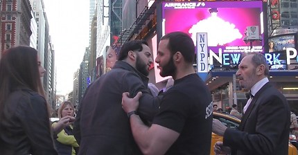 65세 노인과 12살 아이가 결혼하려는 모습을 본 미국인들 반응 | 인스티즈