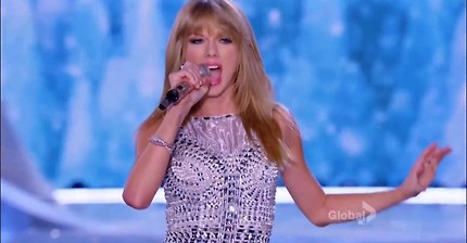 너무 강렬해서 빅토리아 시크릿하면 이 무대 밖에 생각 안나던 무대 | 인스티즈