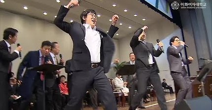 이화여대 남성교수중창단의 COMEBACK STAGE 대공개(feat. 뿜뿜, 나야 나) | 인스티즈