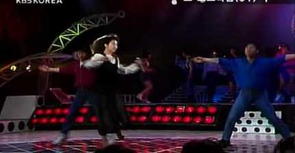 지금봐도 너무 세련된 김완선 - 삐에로는 우릴 보고 웃지 | 인스티즈