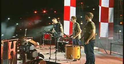 콘서트장에서 홍염까는 크로아티아인.swf | 인스티즈