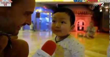 찜질방에서 인터뷰 하는 아기 | 인스티즈