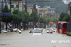 승용차·냉장고 둥둥..290mm 폭우 청주는 '전쟁터' 방불