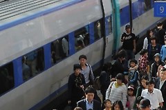 임시공휴일의 경제학, 경제적 효과 5조라고?