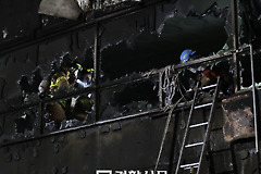 가연성 마감재 '불쏘시개'..통유리 사우나에 유독가스 가득