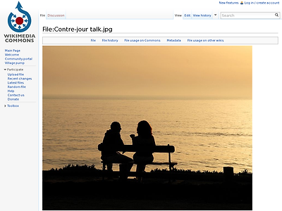 http://commons.wikimedia.org/wiki/File:Contre-jour_talk.jpg