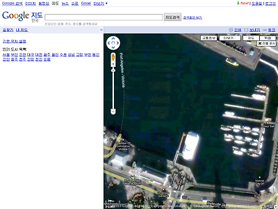 http://maps.google.co.kr/maps?ie=UTF8&ll=48.421323,-123.370618&spn=0.002656,0.007489&t=h&z=18