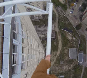 2352DE3757DA74D213BAB7