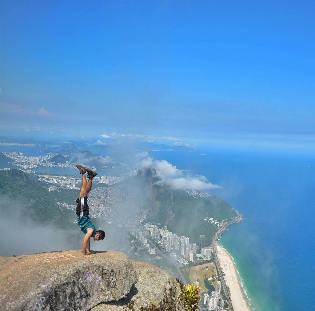 215DE24A5710A648388C64