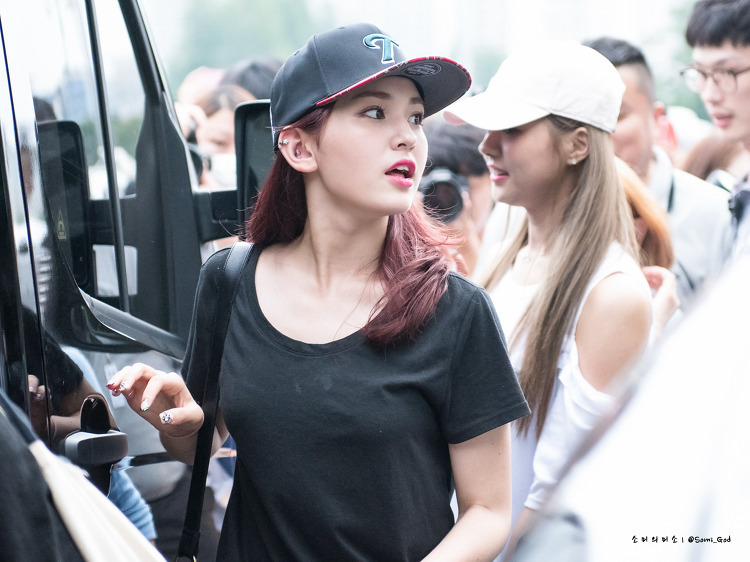 2668944257945BAD1E1323