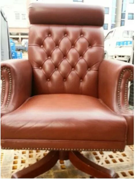 사무실 직원이 개인의자를 가져왔어요 | 인스티즈