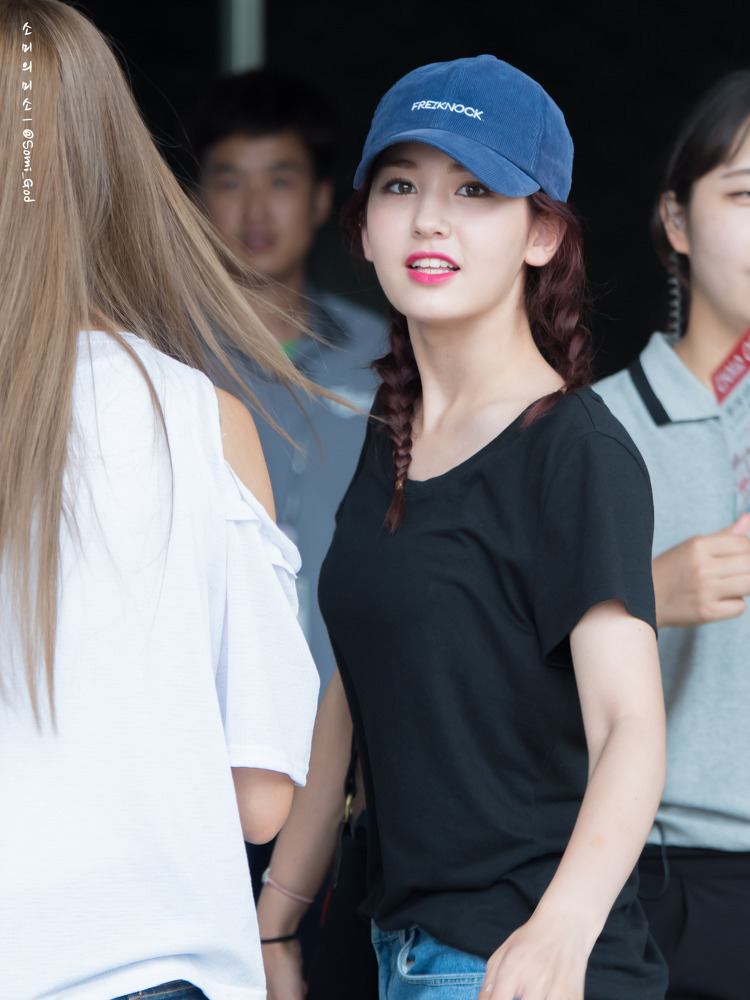 2127B74057945BB22603D4