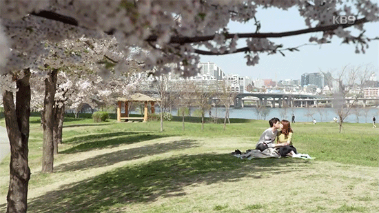 [다시/첫사랑] 건전한데 건전하지 않은 것 같은 어제자 키스신.gif (데이터주의) | 인스티즈