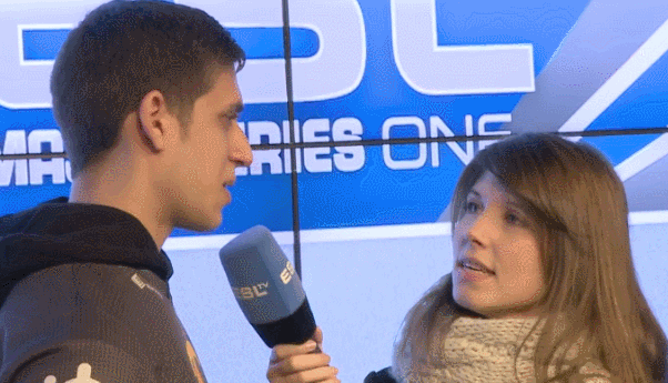 가슴 설레게하는 눈빛.gif | 인스티즈