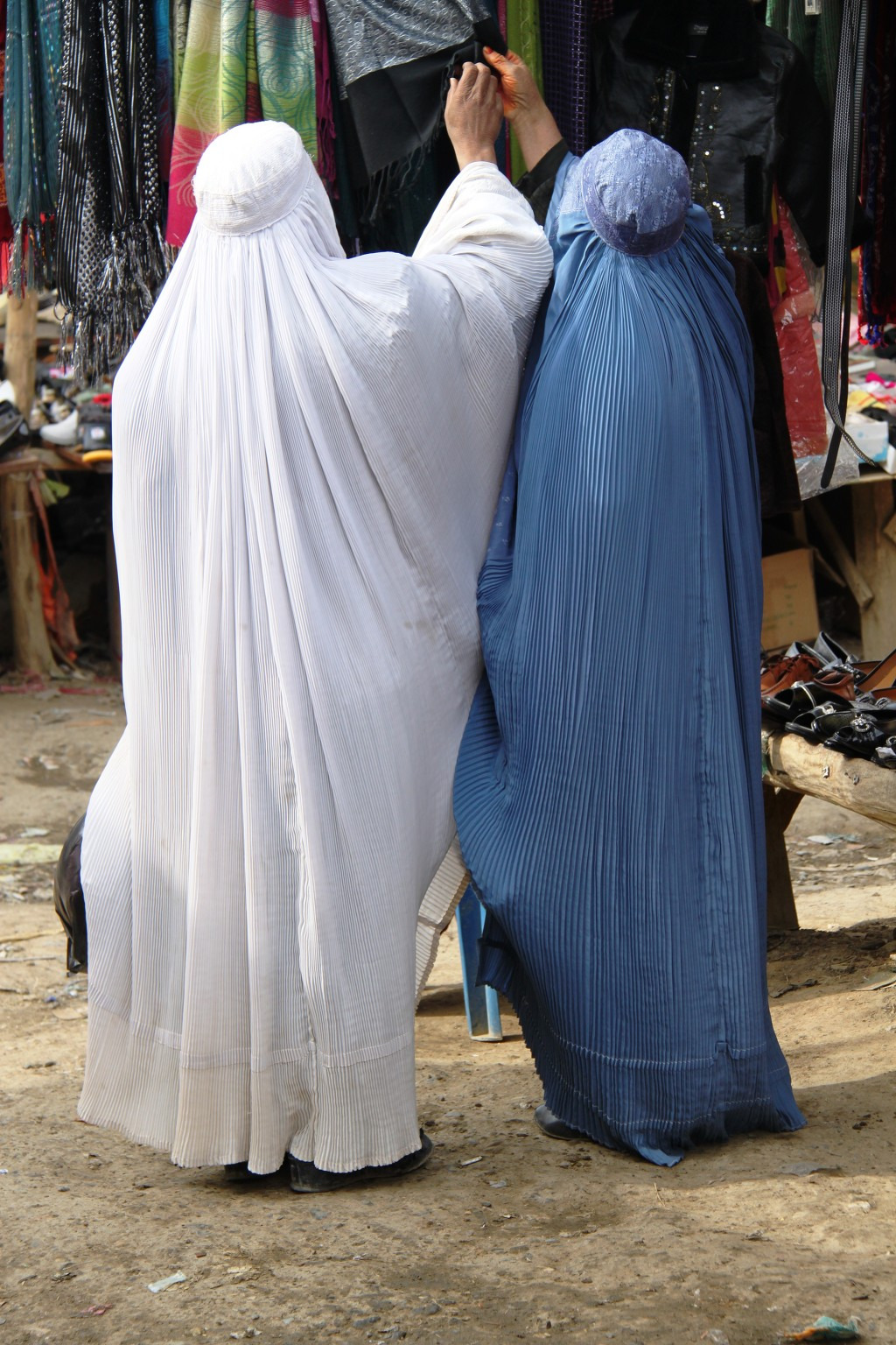 24311B385609CACA14D0AC